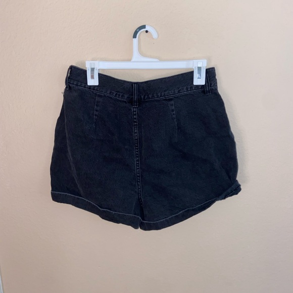 Super cute black denim Shorts 501 style y2k relaxed fit bottoms retro indie vibe - Picture 3 of 12